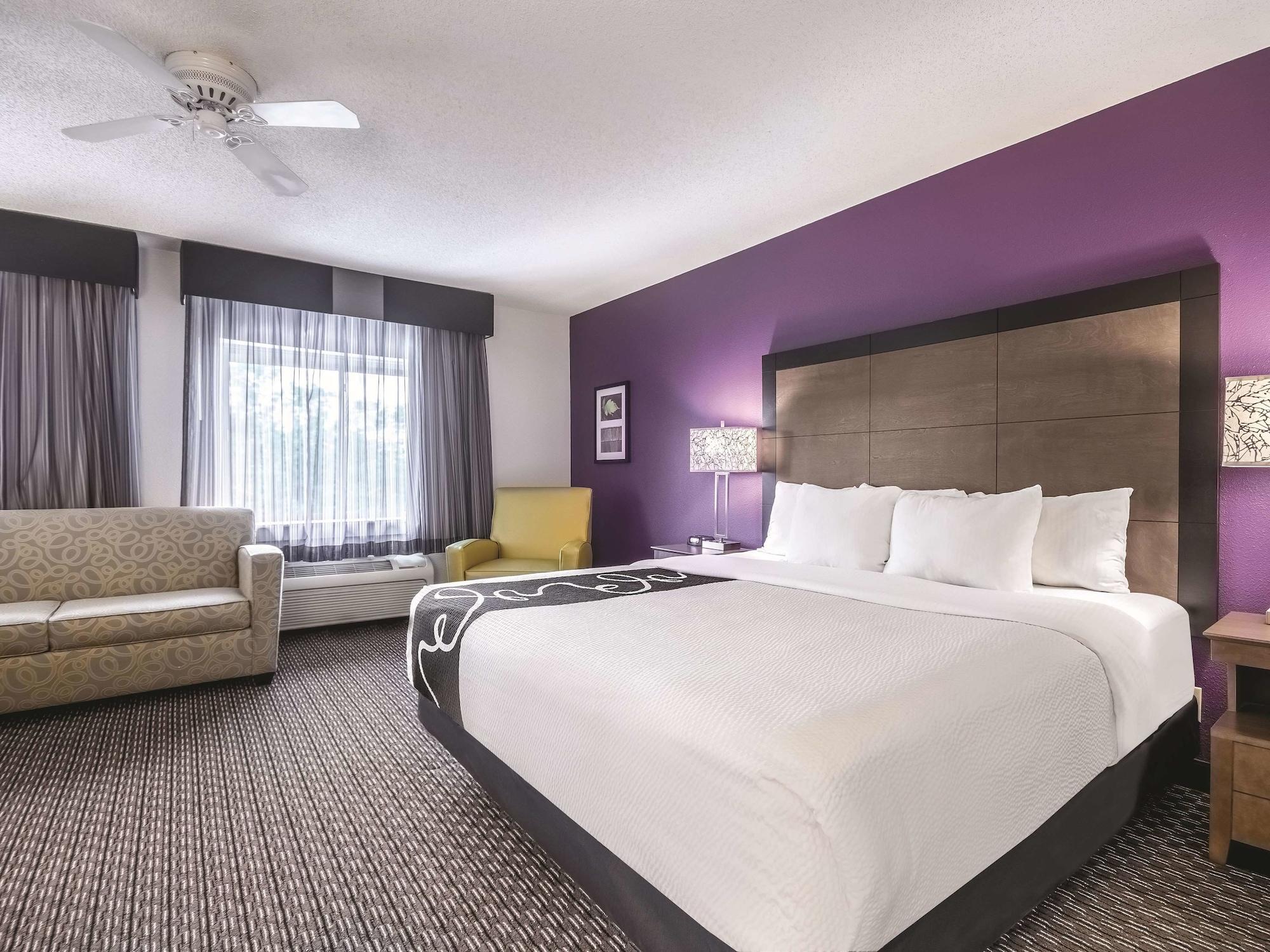 Отель La Quinta By Wyndham Hartford Bradley Airport Виндзор Локс Экстерьер фото