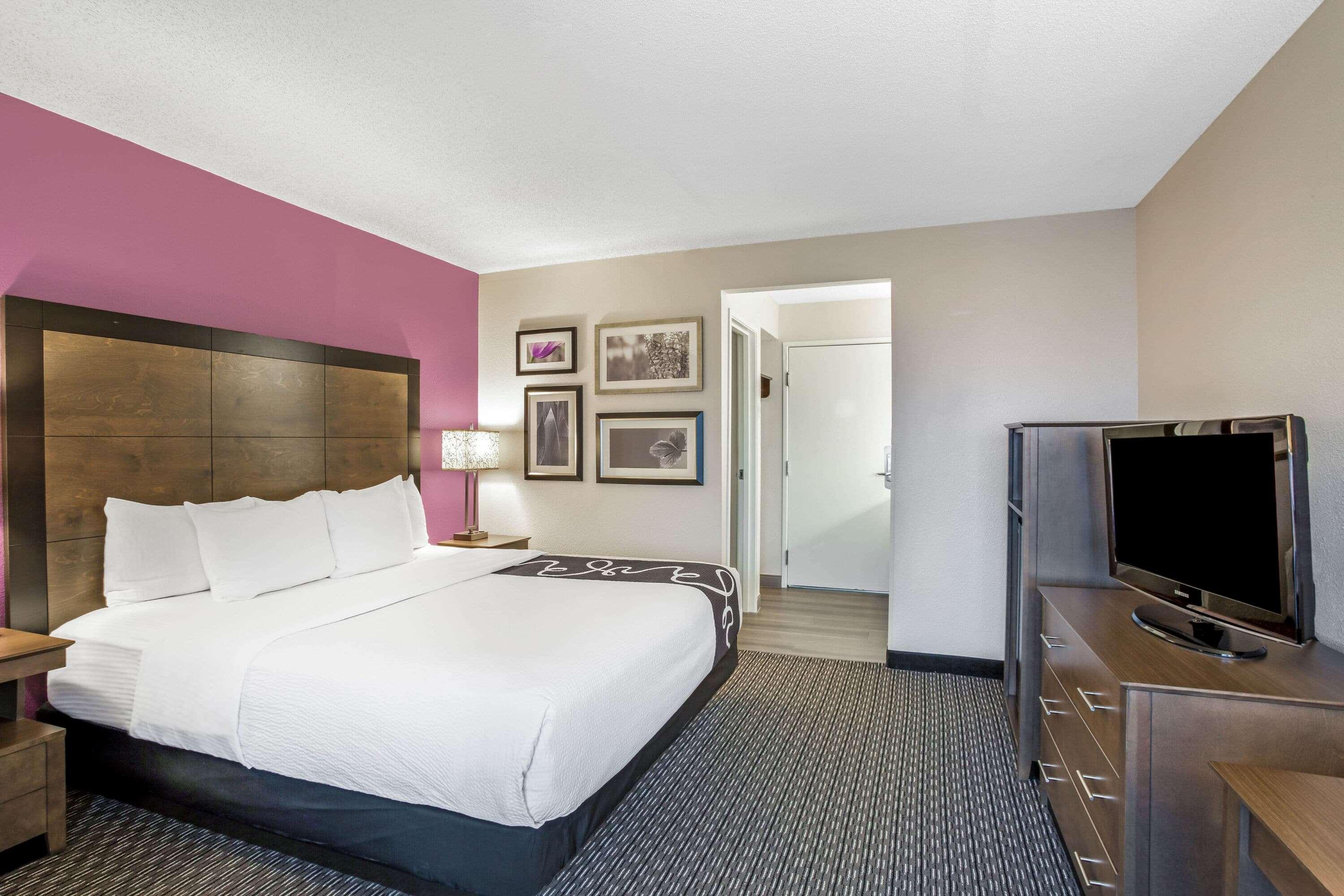Отель La Quinta By Wyndham Hartford Bradley Airport Виндзор Локс Экстерьер фото
