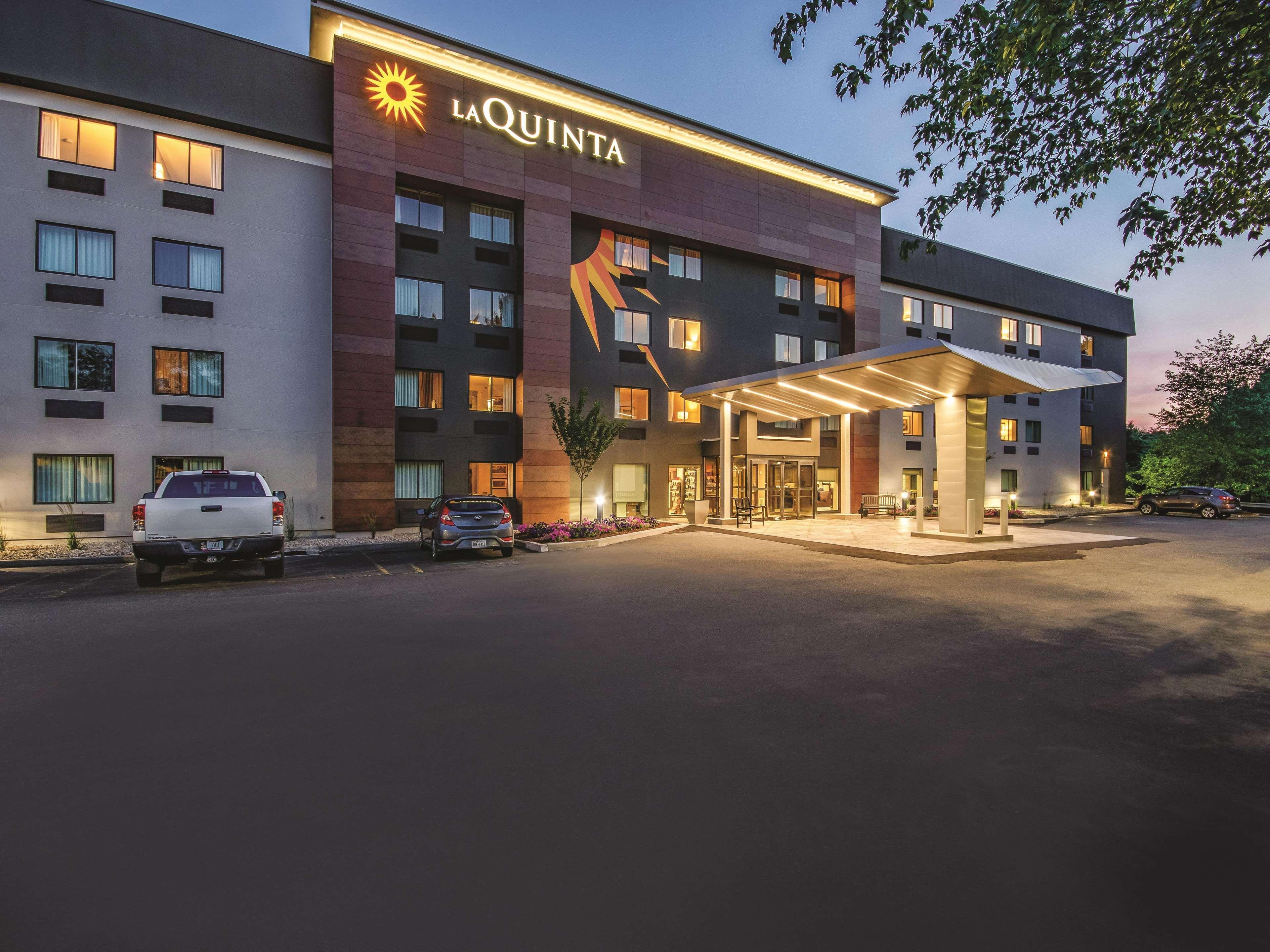 Отель La Quinta By Wyndham Hartford Bradley Airport Виндзор Локс Экстерьер фото