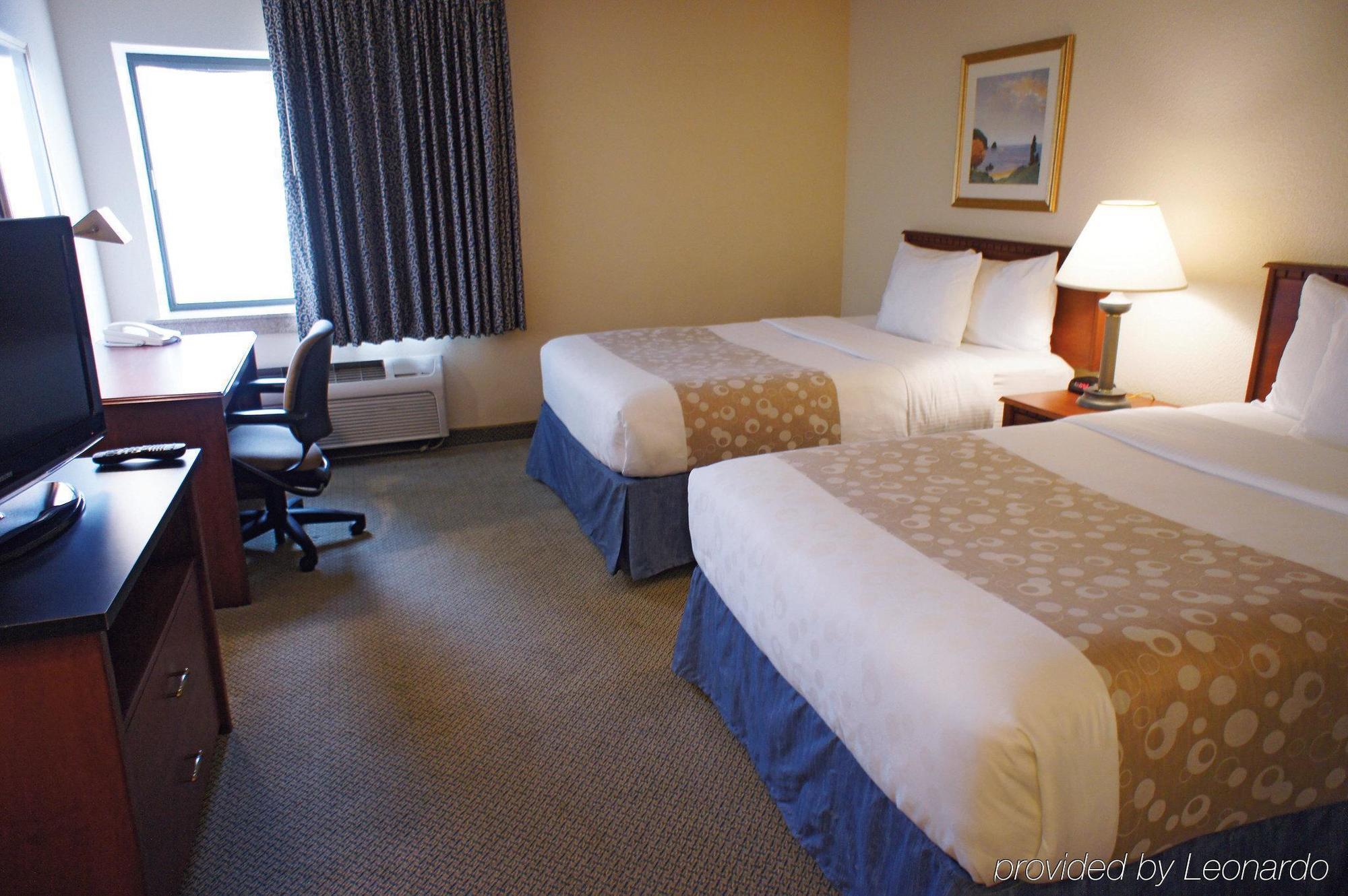 Отель La Quinta By Wyndham Hartford Bradley Airport Виндзор Локс Экстерьер фото